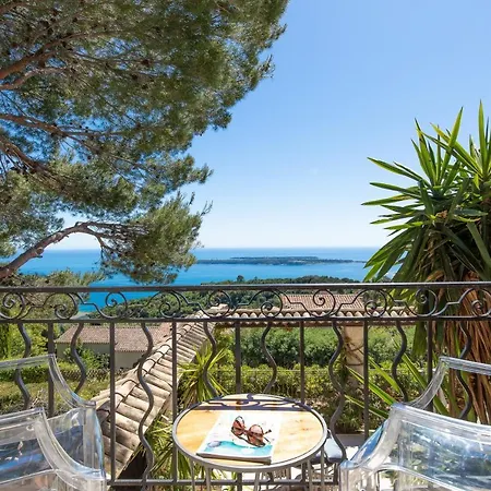 Le Castel Rose Villa *